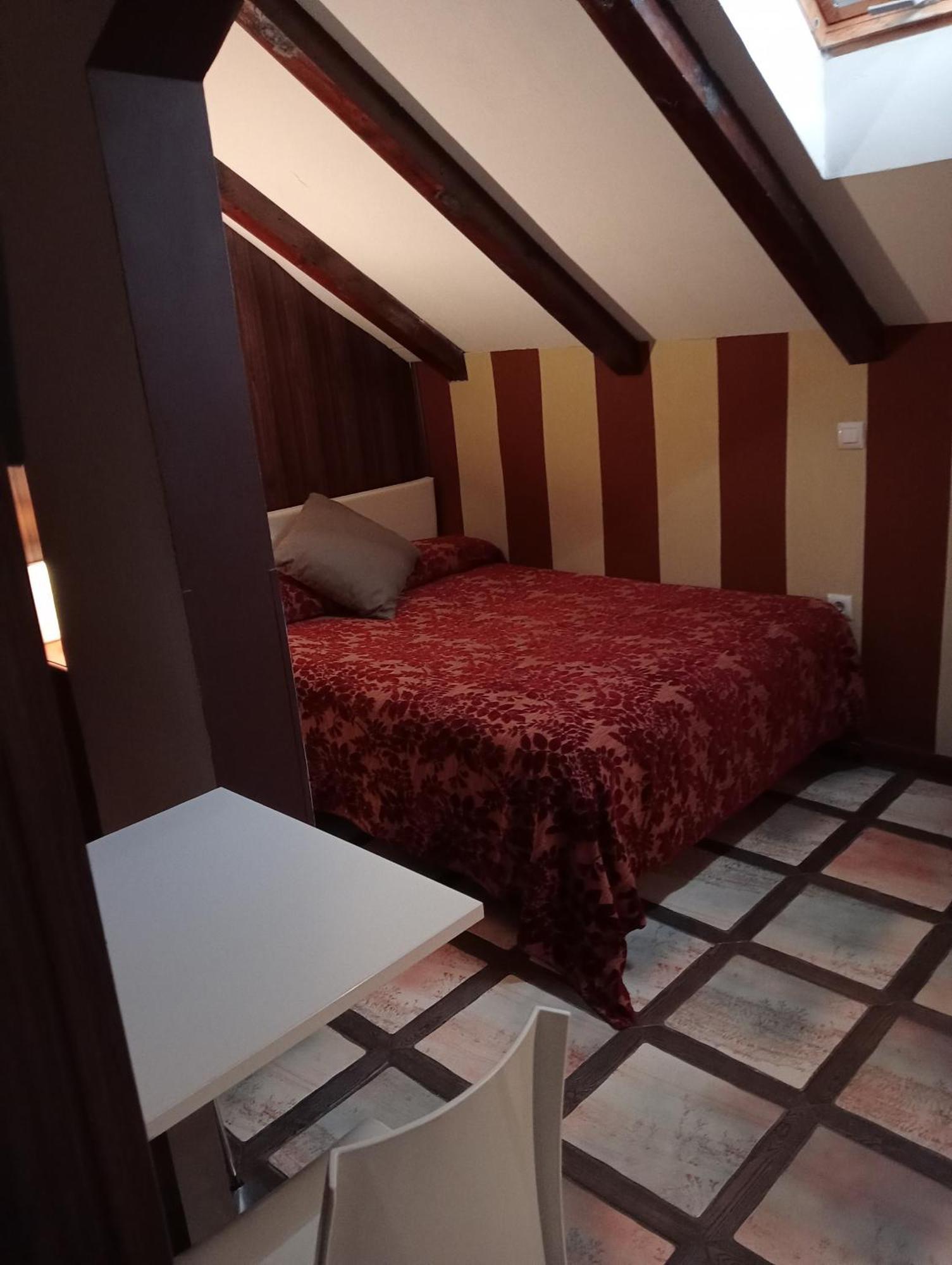 Tu Mansion Guest House Navalcarnero Bilik gambar